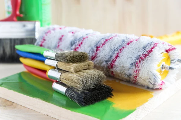 Brushes and roller for painting — Stock Photo, Image