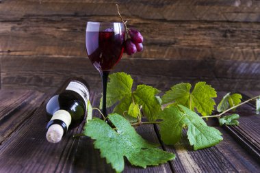 kırmızı şarap üzüm ile