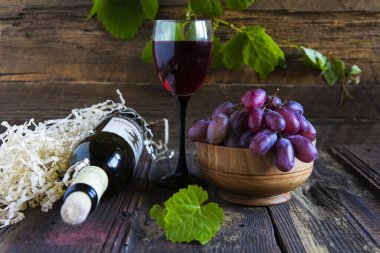 kırmızı şarap üzüm ile