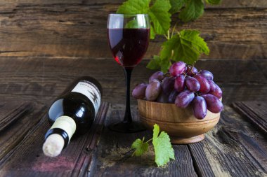 kırmızı şarap üzüm ile