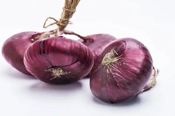 Red onion in bunch — Stock Photo, Image