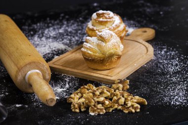 Çelik şeklinde kek.