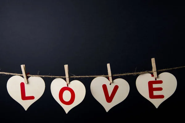Sevgililer günü kalpleri ipte — Stok fotoğraf