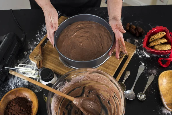 Страва для випічки шоколадного тіста — стокове фото
