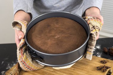 Pasta şeklinde çikolatalı pasta. 