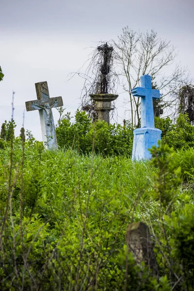 Liten katolsk kyrkogård — Stockfoto