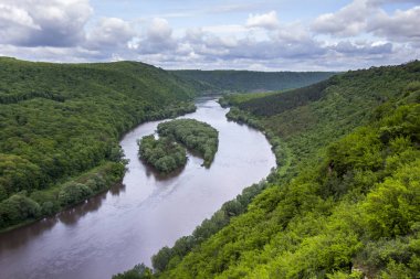 büyük Nehri üzerinde güzel Adaları