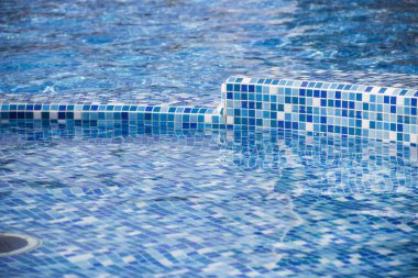 Yüzme Havuzu ile mavi Mozaik