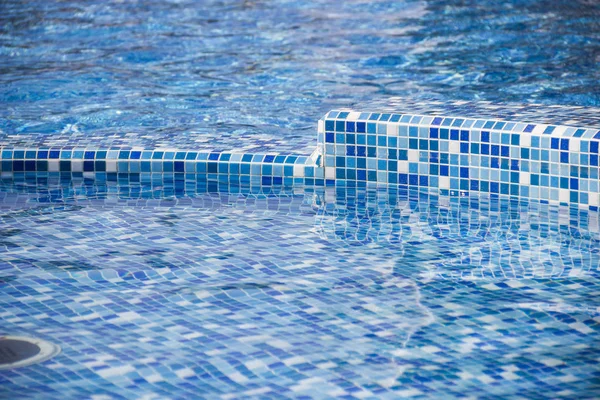 Yüzme Havuzu ile mavi Mozaik