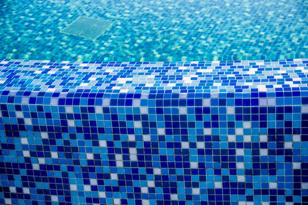 Yüzme Havuzu ile mavi Mozaik