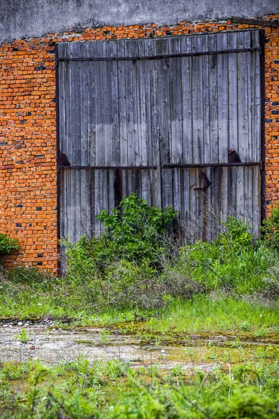 Tor der großen Scheune — Stockfoto