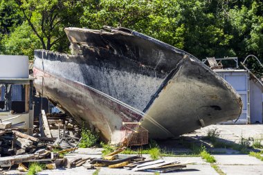 eski yat hasar gövde