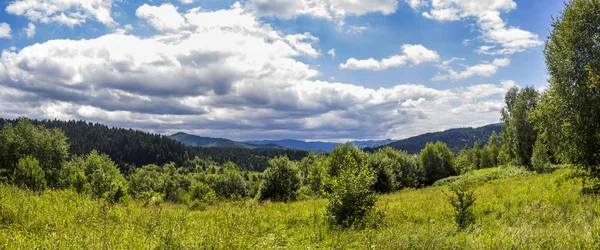 Panorama över Karpaterna — Stockfoto