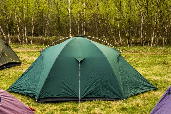 Tenda turística verde — Fotografia de Stock