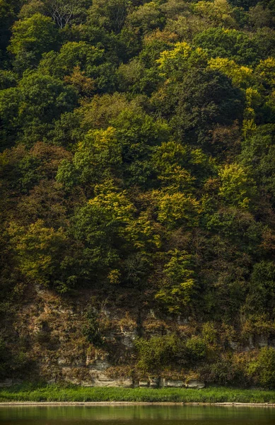 La ribera rocosa del río Dniester —  Fotos de Stock