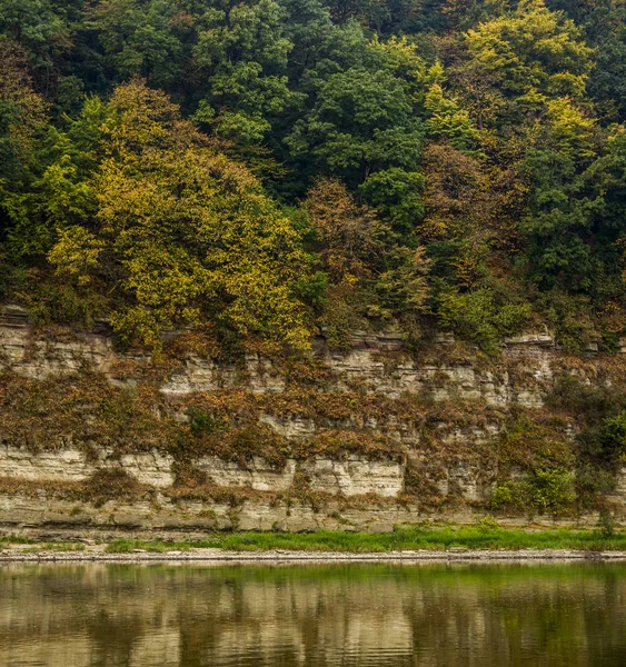 The rocky rivarbank of Dniester river — Stok fotoğraf