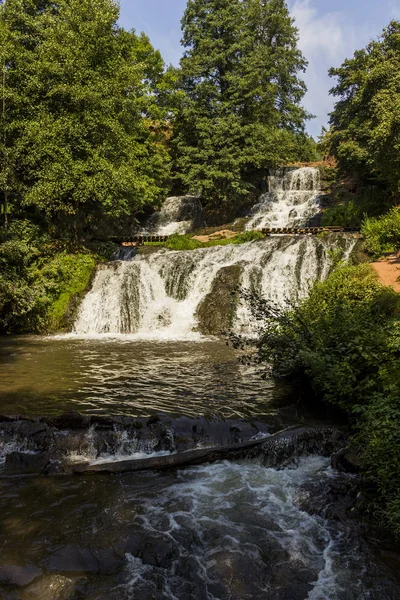 Una gran cascada — Foto de Stock