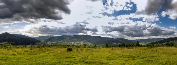 카 르 파 티아 산맥의 파노라마 — 스톡 사진
