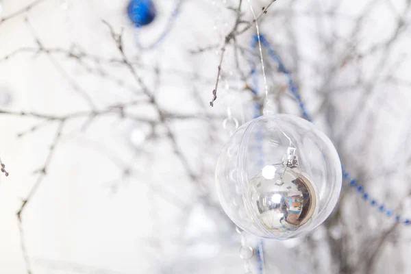 Blauwe en zilveren kerstversiering — Stockfoto