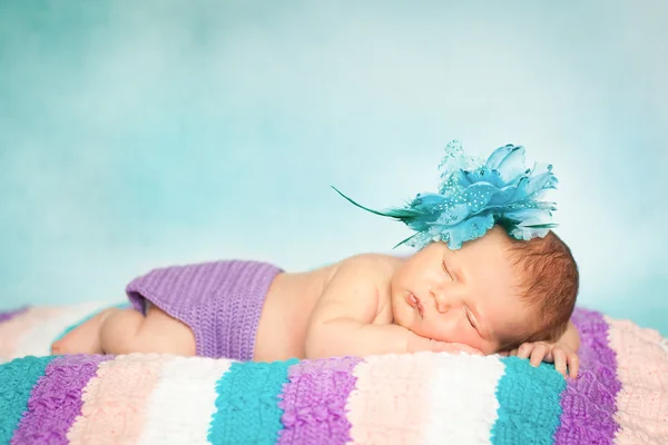 Bebé recién nacido dormido —  Fotos de Stock