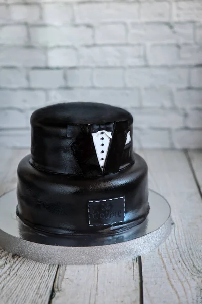 Vita och svarta smoking bröllop eller födelsedagstårta — Stockfoto