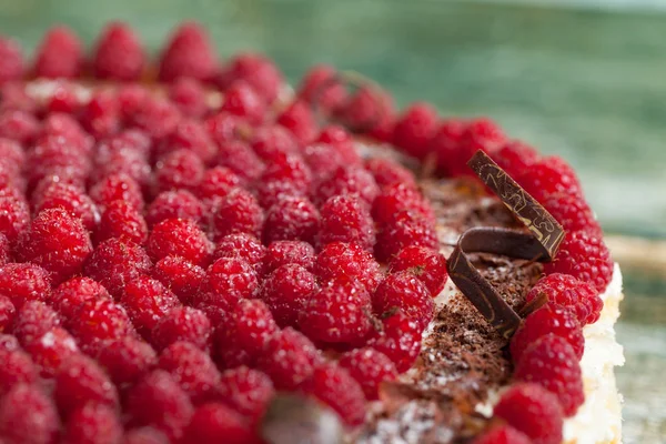 Millefeuille cake with raspberry — Stock Photo, Image