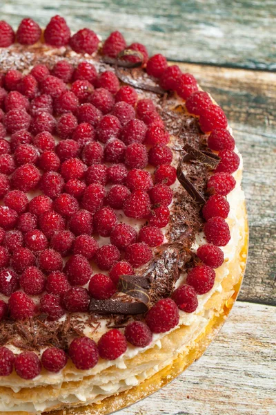 Bolo de millefeuille com framboesa — Fotografia de Stock