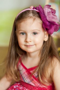 Sevimli kız bir Paskalya Studio