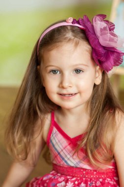 Sevimli kız bir Paskalya Studio