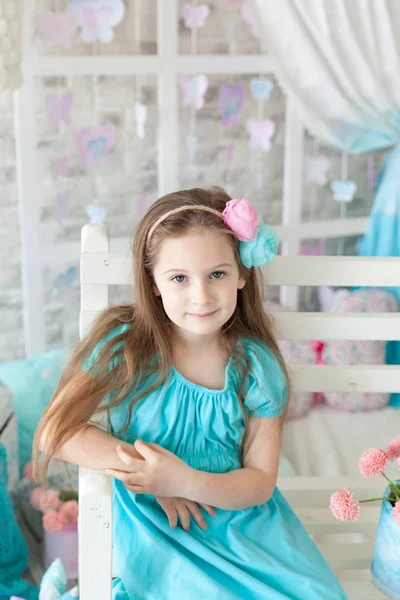 Cute girl in a spring studio — Stock Photo, Image