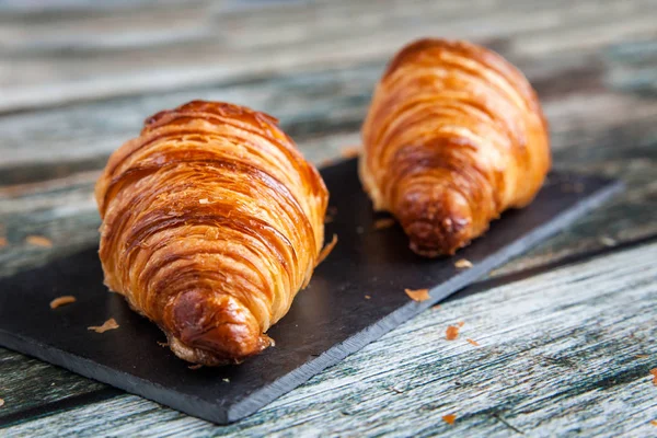 Croissants franceses saborosos para o café da manhã — Fotografia de Stock