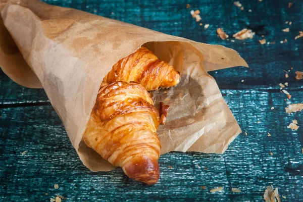 Croissants franceses saborosos para o café da manhã — Fotografia de Stock