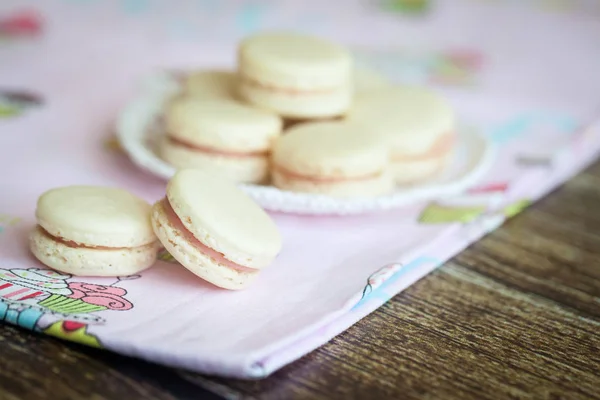 French cookies macaroons with strawberry cream — Stock Photo, Image