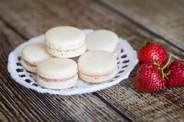 French cookies macaroons with strawberry cream — Stock Photo, Image