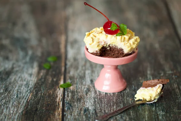 Healthy home baking cake without sugar — Stock Photo, Image