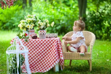 Parlak yaz berry parti parkta