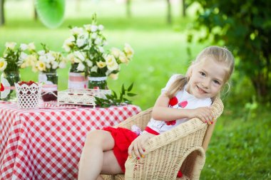 Parlak yaz berry parti parkta