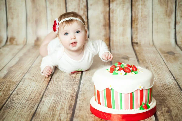 Şirin 6 ay küçük kız — Stok fotoğraf