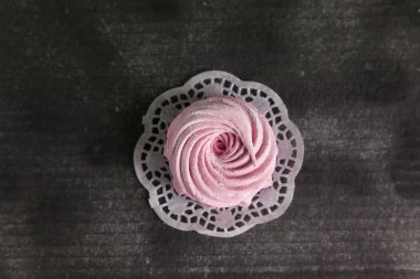 Taze ev yapımı berry zephir