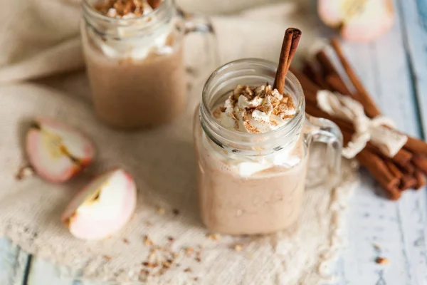 Healthy smoothie Apple Pie with nuts and autumn spices — Stock Photo, Image