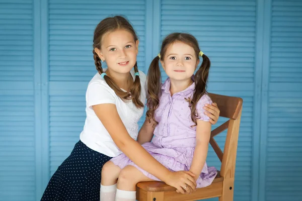 School Girl Uniform Her Sister Pre School Kid Back School — Stock Photo, Image