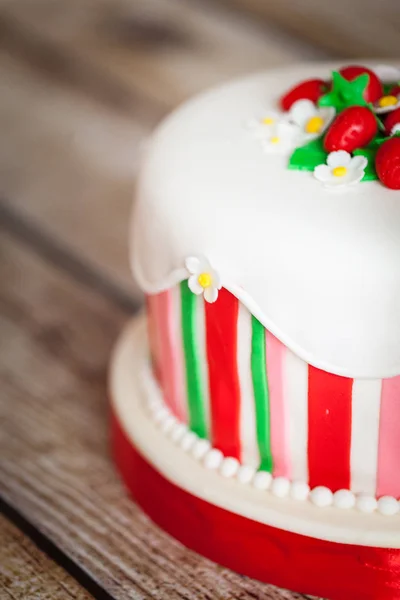 Magnifique Gateau D Anniversaire Mastic Aux Fraises Boulangerie Creme Stock Photo Magnifique Gateau D Anniversaire Mastic Aux Fraises Boulangerie Creme Stock Photo
