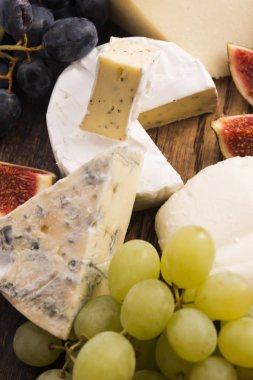 Meyve ve üzümlü peynir çeşitleri