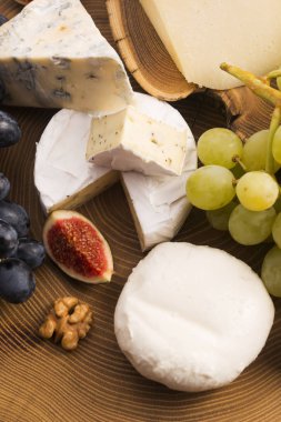 Meyve ve üzümlü peynir çeşitleri