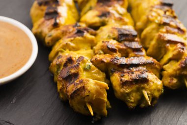 Lezzetli Asya mutfağı Tavuk Satay