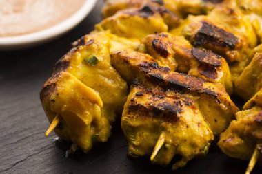 Lezzetli Asya mutfağı Tavuk Satay