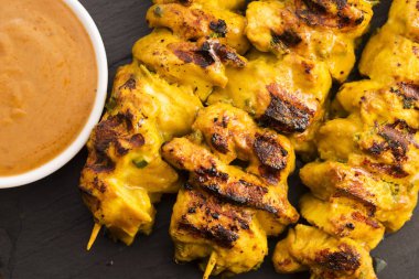 Lezzetli Asya mutfağı Tavuk Satay