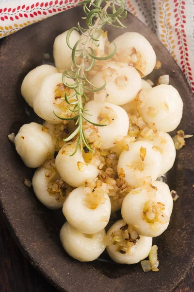 Fideos de Silesia con cebolla — Foto de Stock