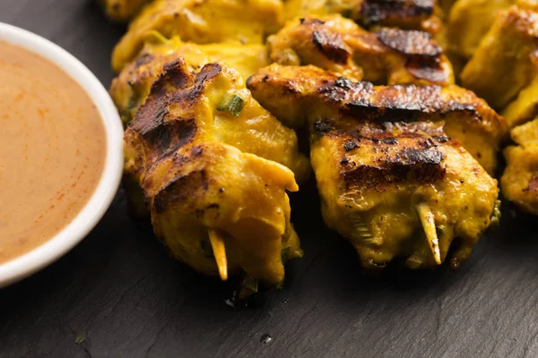 Lezzetli Asya mutfağı Tavuk Satay