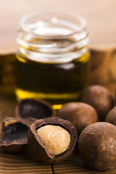 Ореховое масло макадамии — стоковое фото